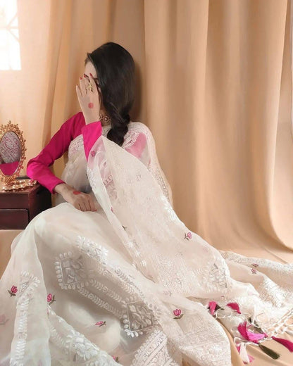 হোয়াইট রোজ অরগেঞ্জা শাড়ি